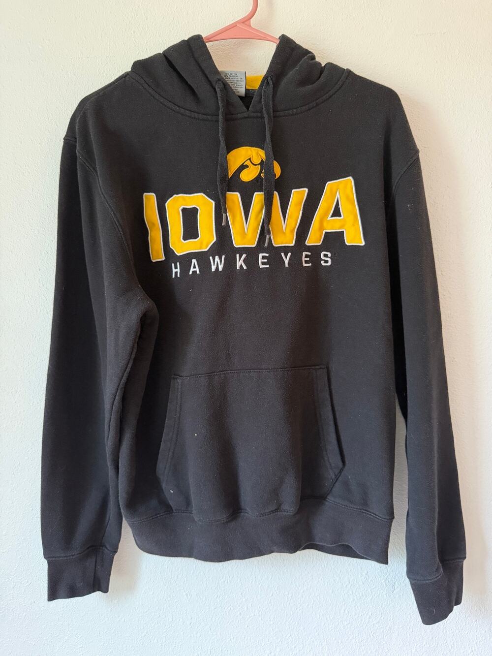 Stadium Athletics Black Yellow Gold Iowa Hawkeyes  Embroidered Hoodie Medium
